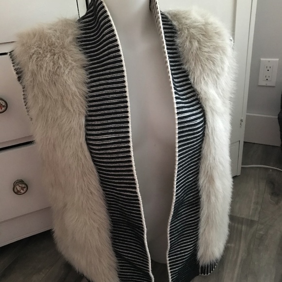 Banana Republic Sleeveless Faux Fur Knit Vest L - Picture 1 of 5